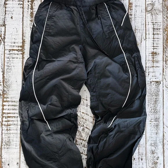 Lululemon - License to Train Mid-Rise Lightweight Jogger Size 4 - Picture 7 of 8